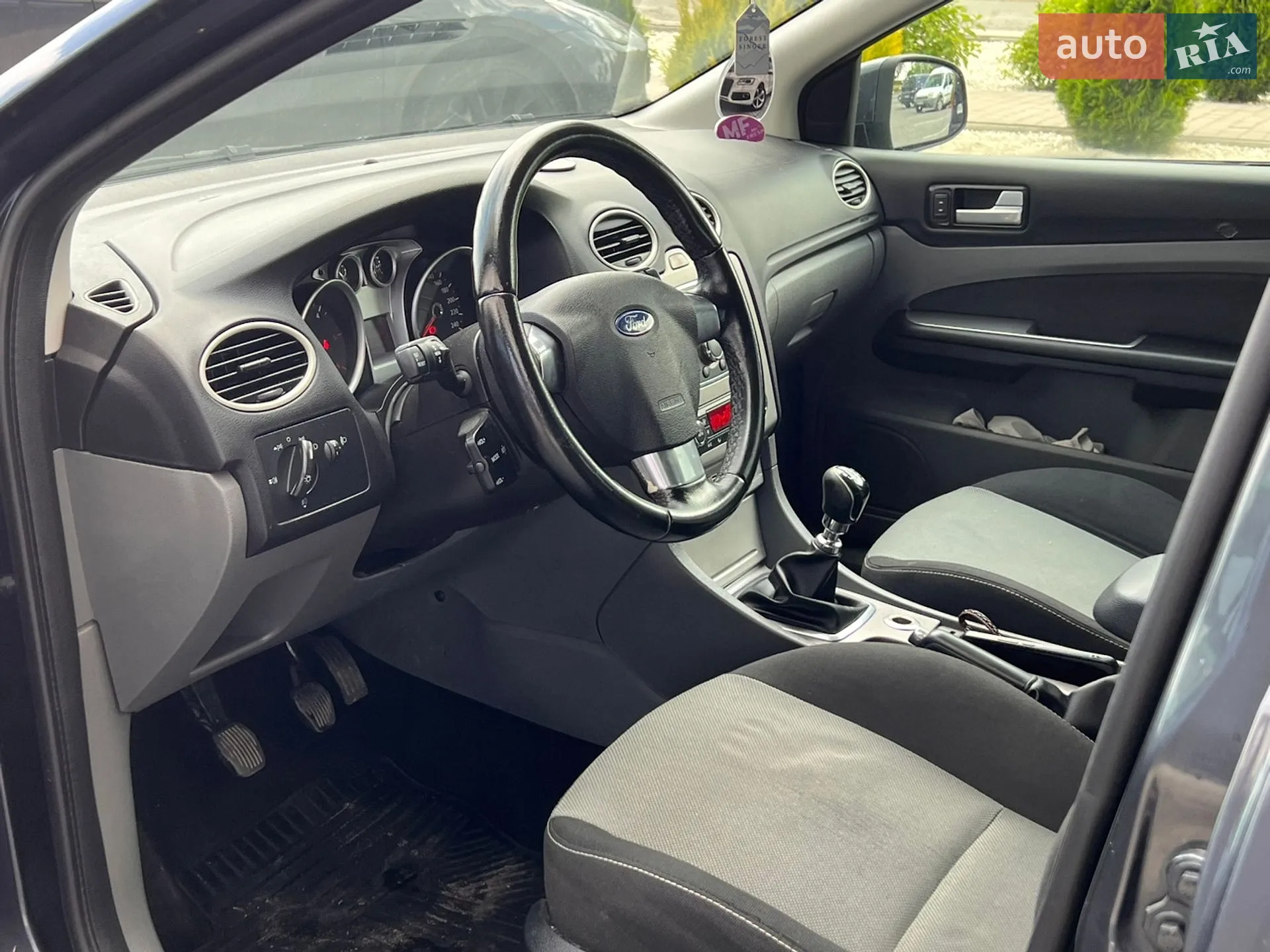 2010 Ford Focus - мініатюра 21