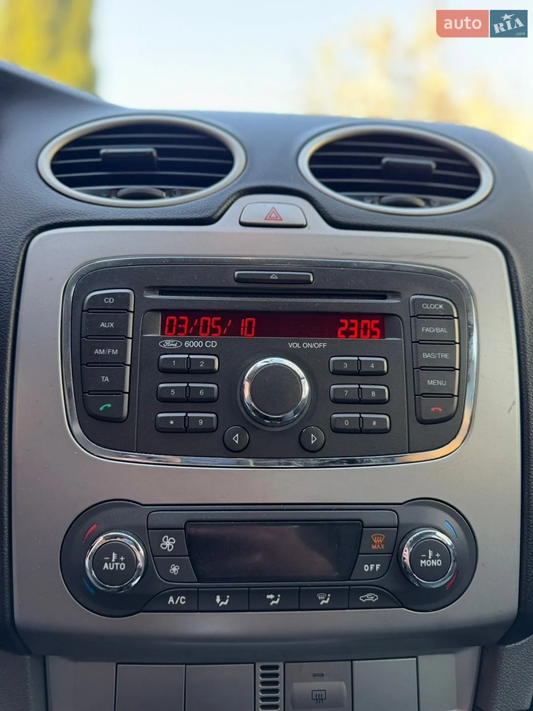 2010 Ford Focus - мініатюра 21