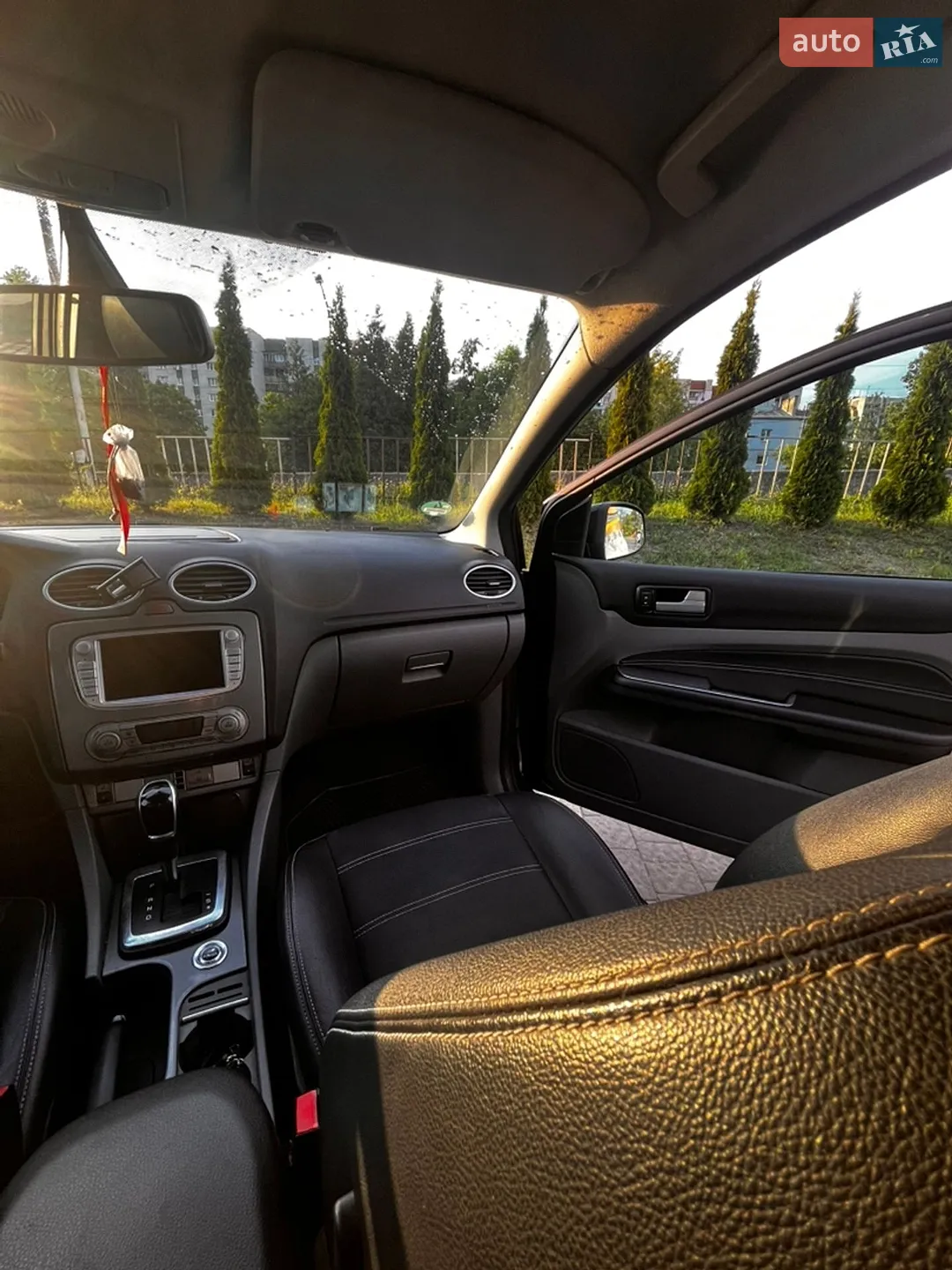 2010 Ford Focus - мініатюра 6