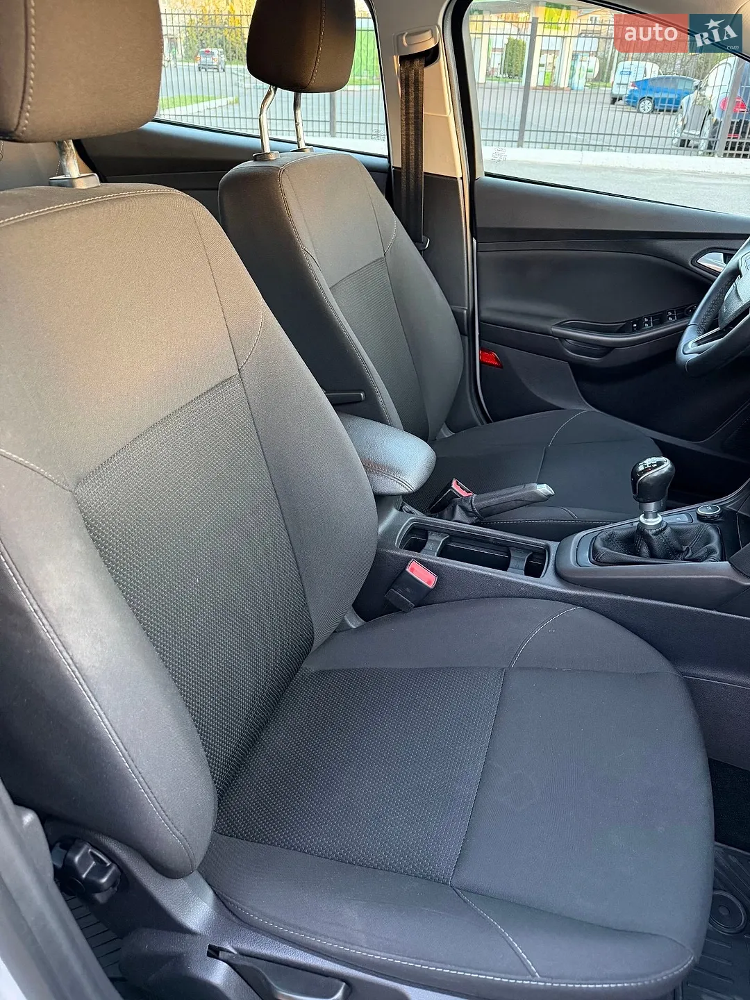 2016 Ford Focus - мініатюра 18