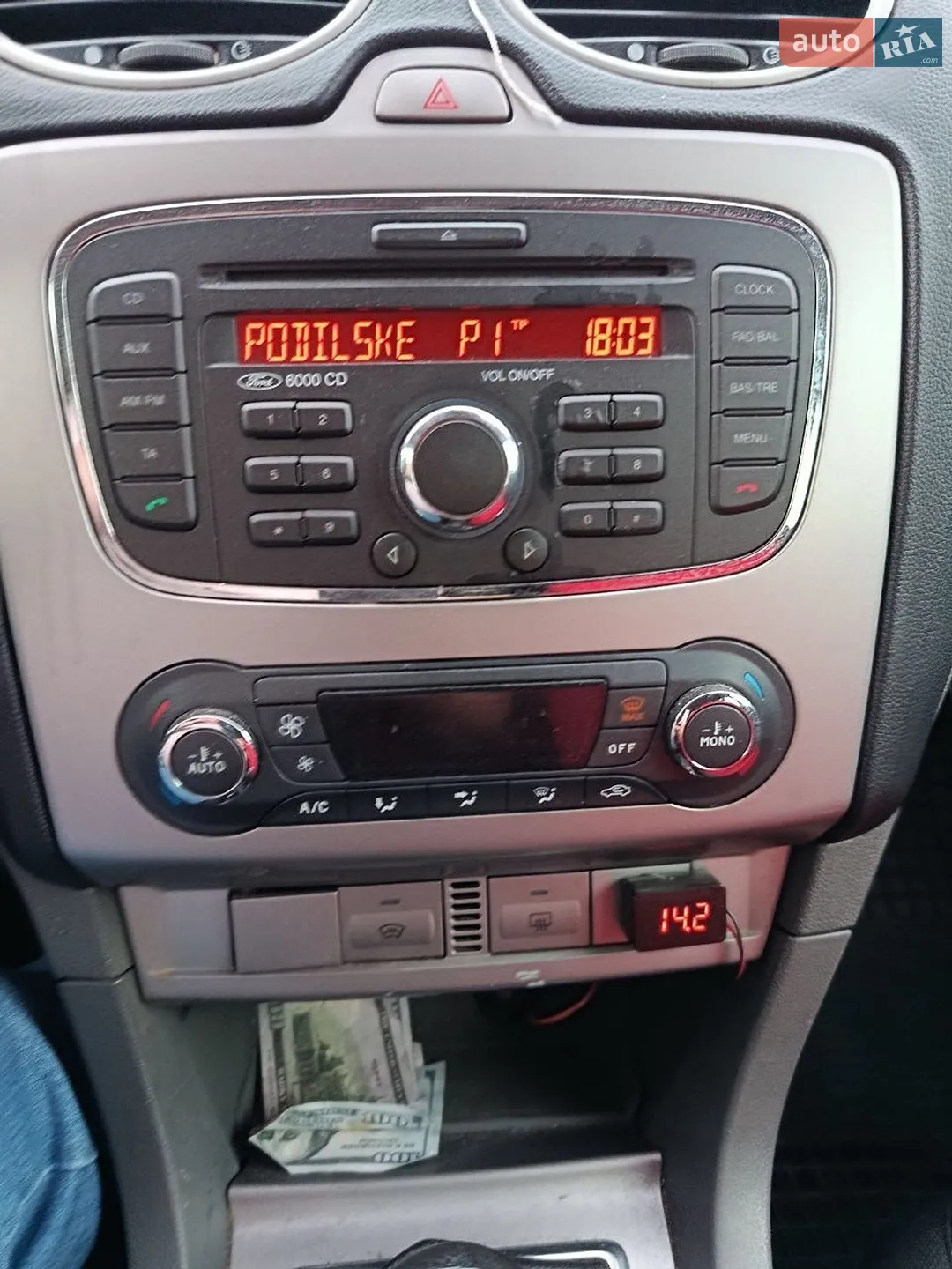 2010 Ford Focus - мініатюра 4