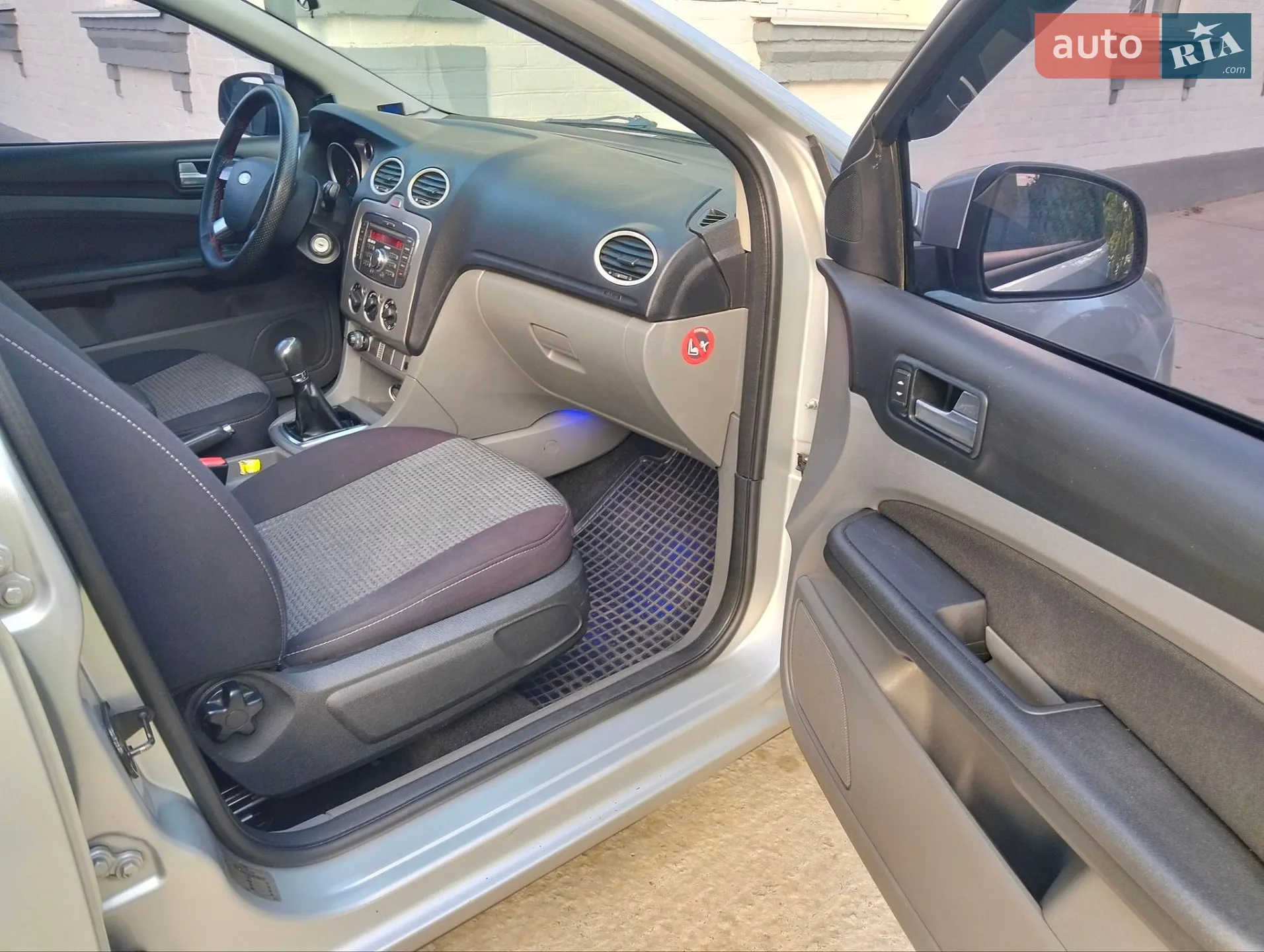 2010 Ford Focus - мініатюра 7