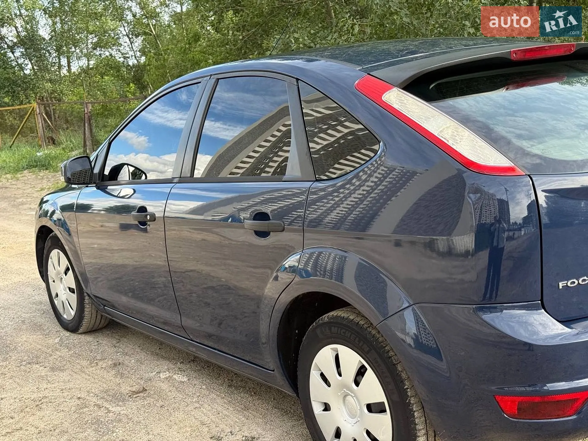 2010 Ford Focus - мініатюра 2