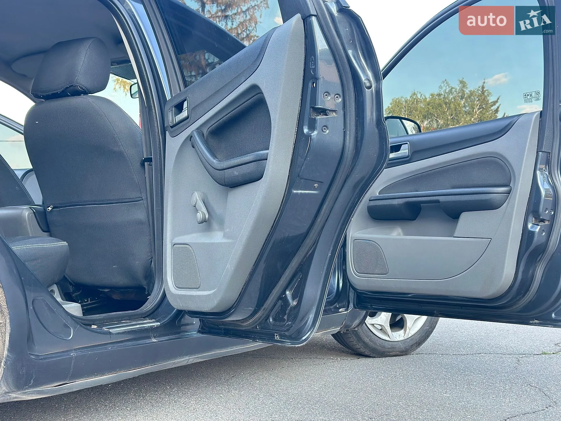 2010 Ford Focus - мініатюра 8