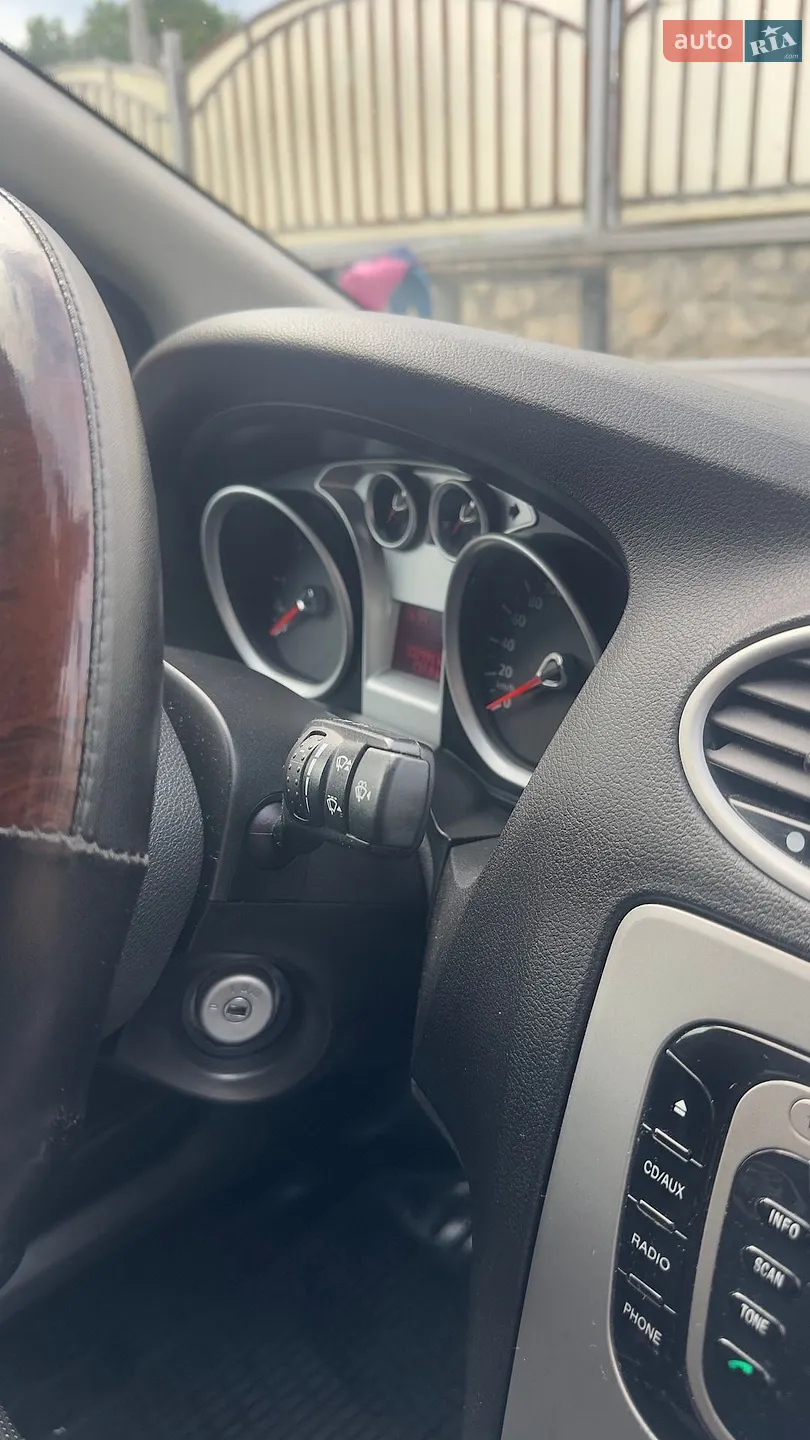 2010 Ford Focus - мініатюра 13