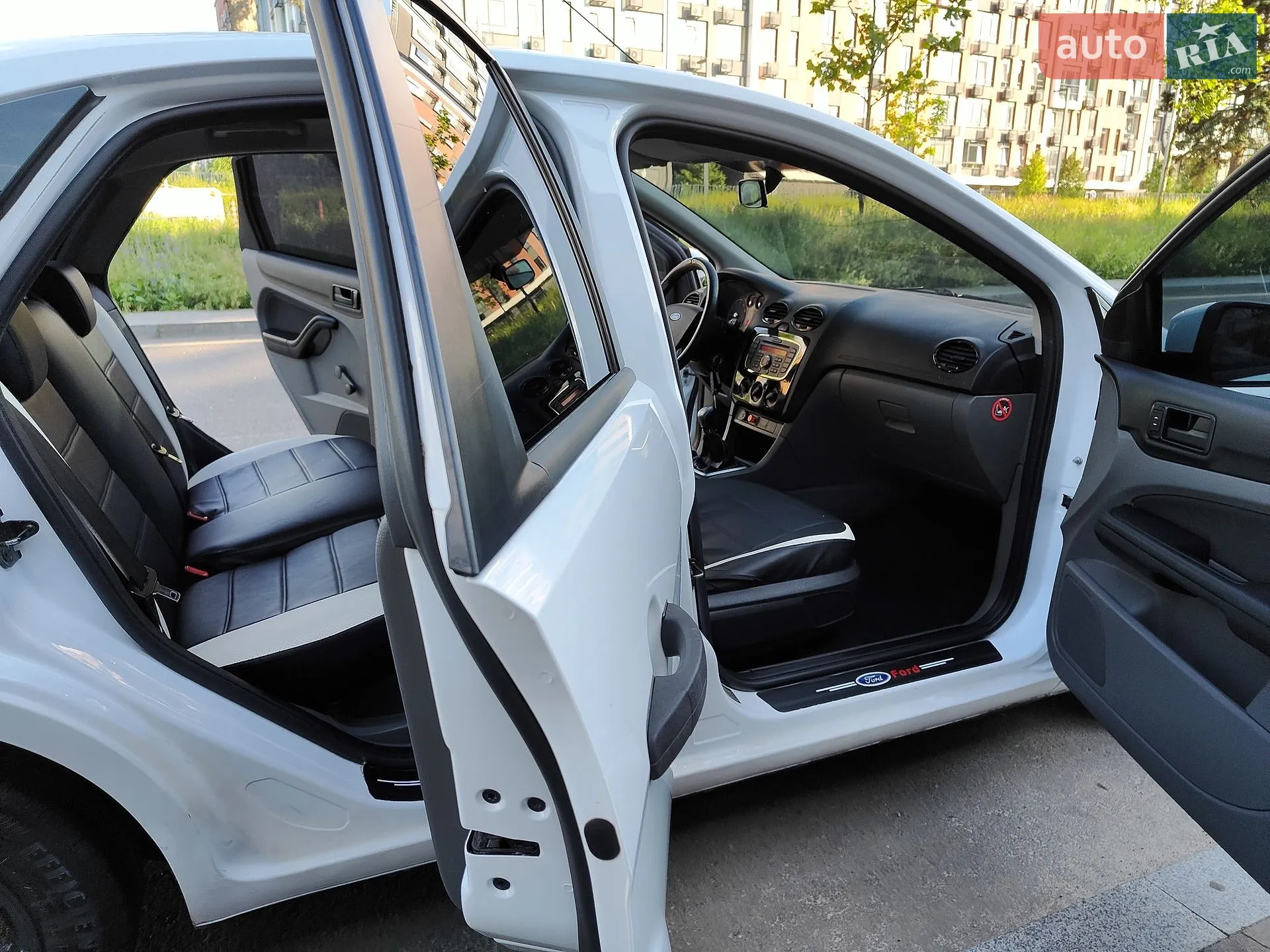2011 Ford Focus - мініатюра 29