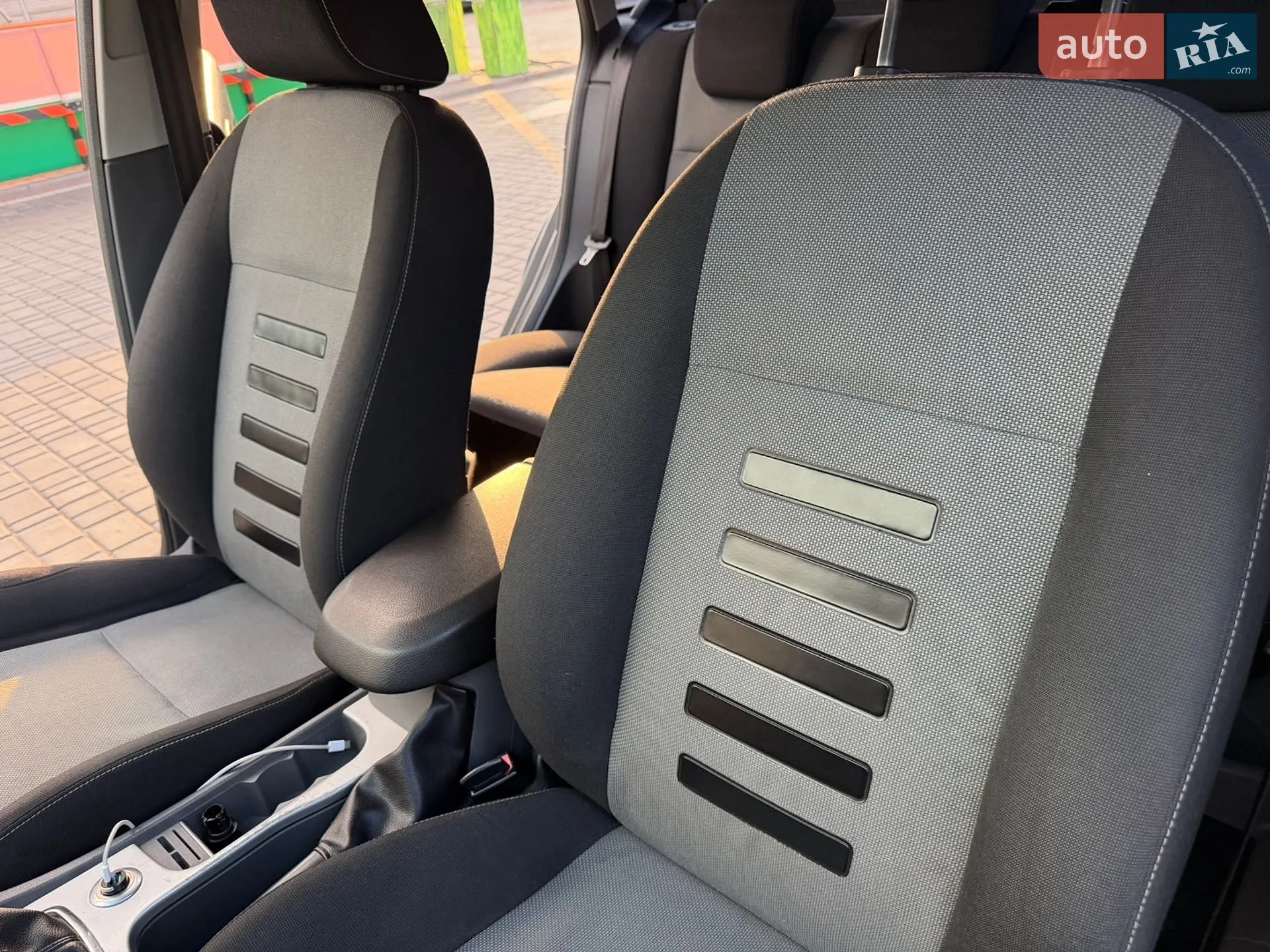 2010 Ford Focus - мініатюра 20