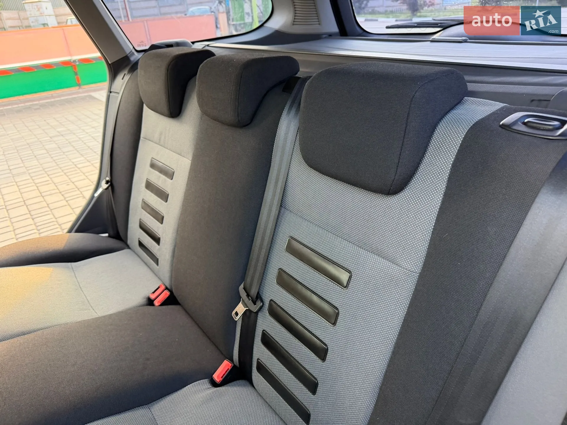 2010 Ford Focus - мініатюра 30