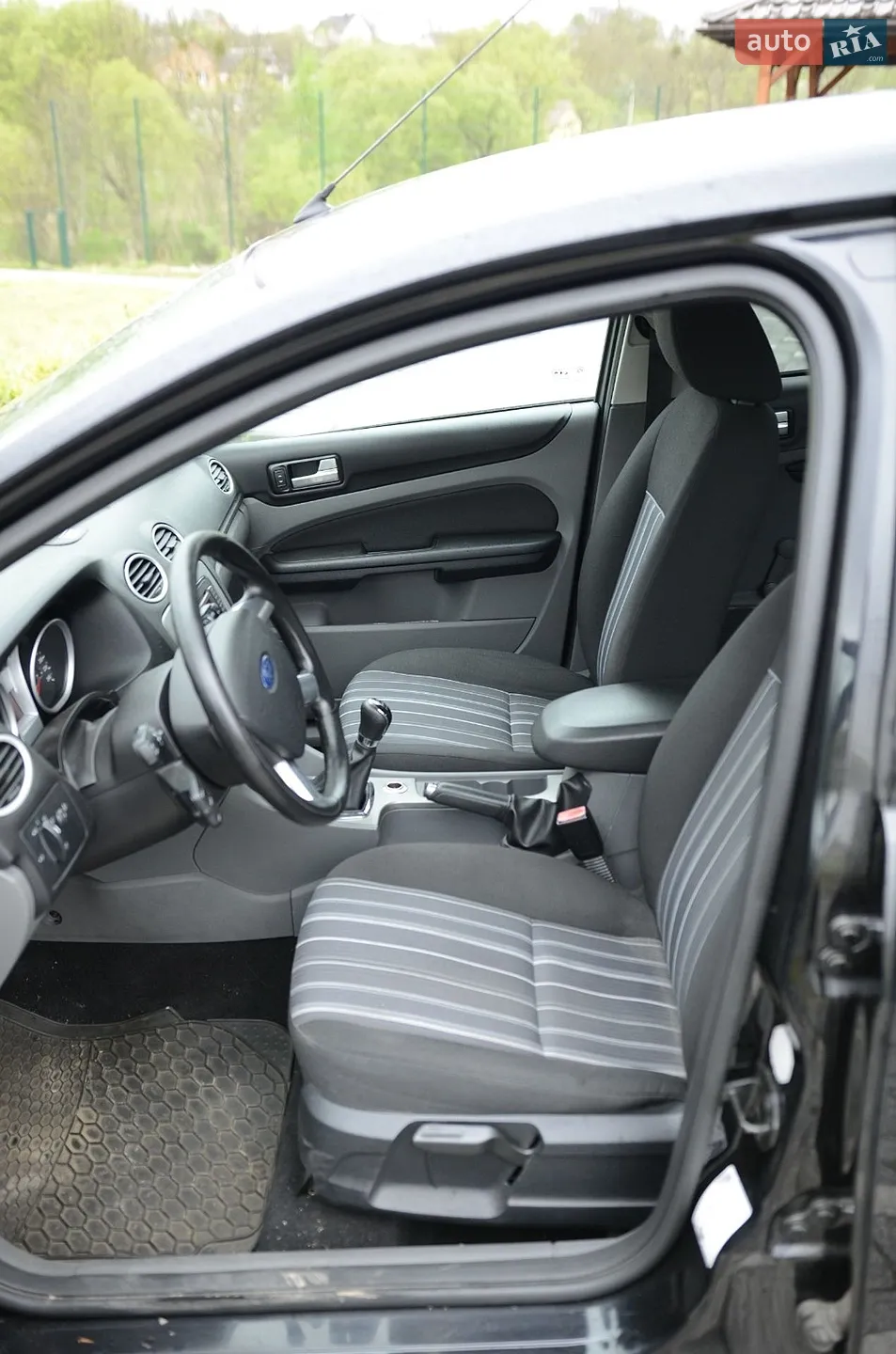 2010 Ford Focus - мініатюра 10