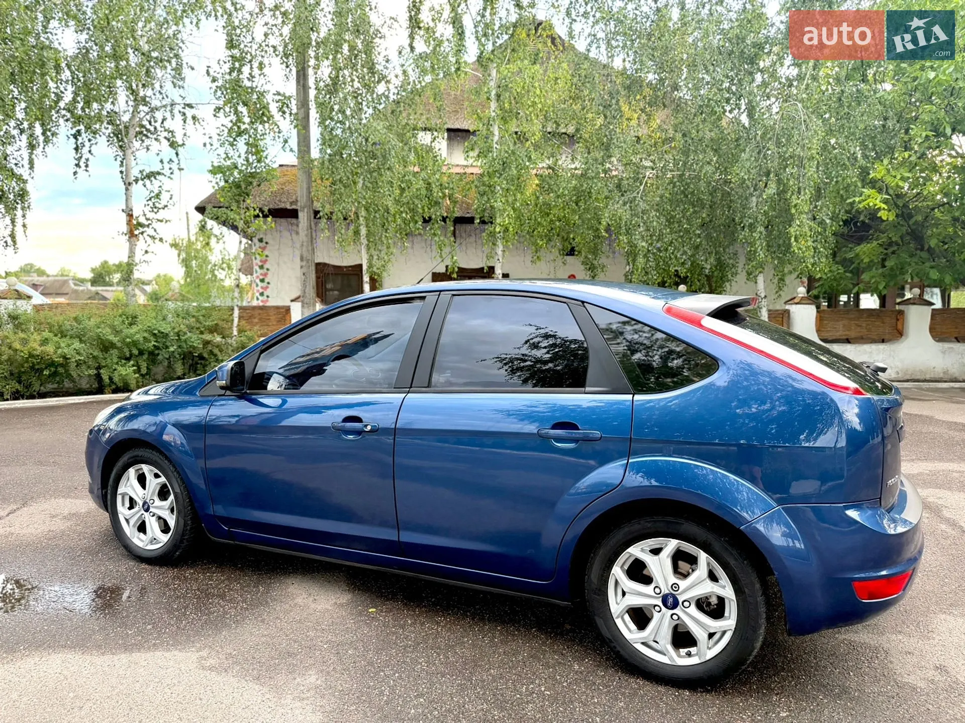 2010 Ford Focus - мініатюра 2
