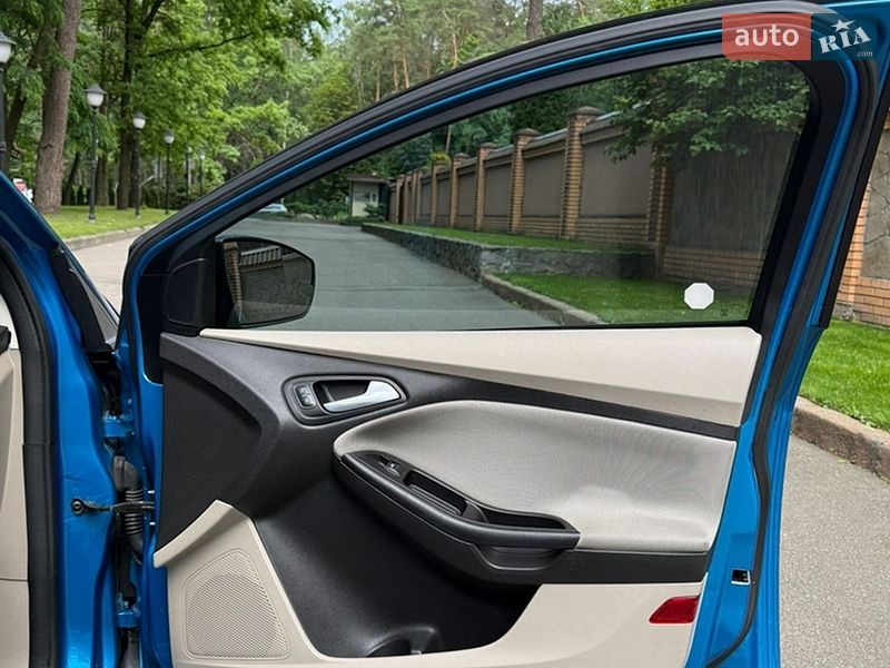 Хэтчбек Ford Focus 2015 в Чернигове