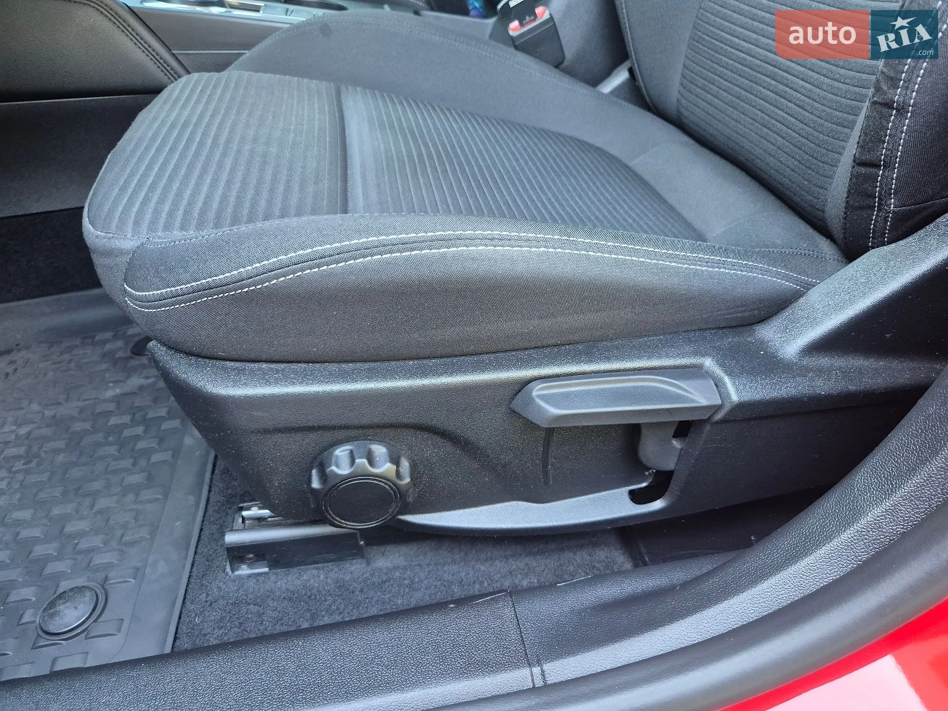 2020 Ford Focus - мініатюра 16