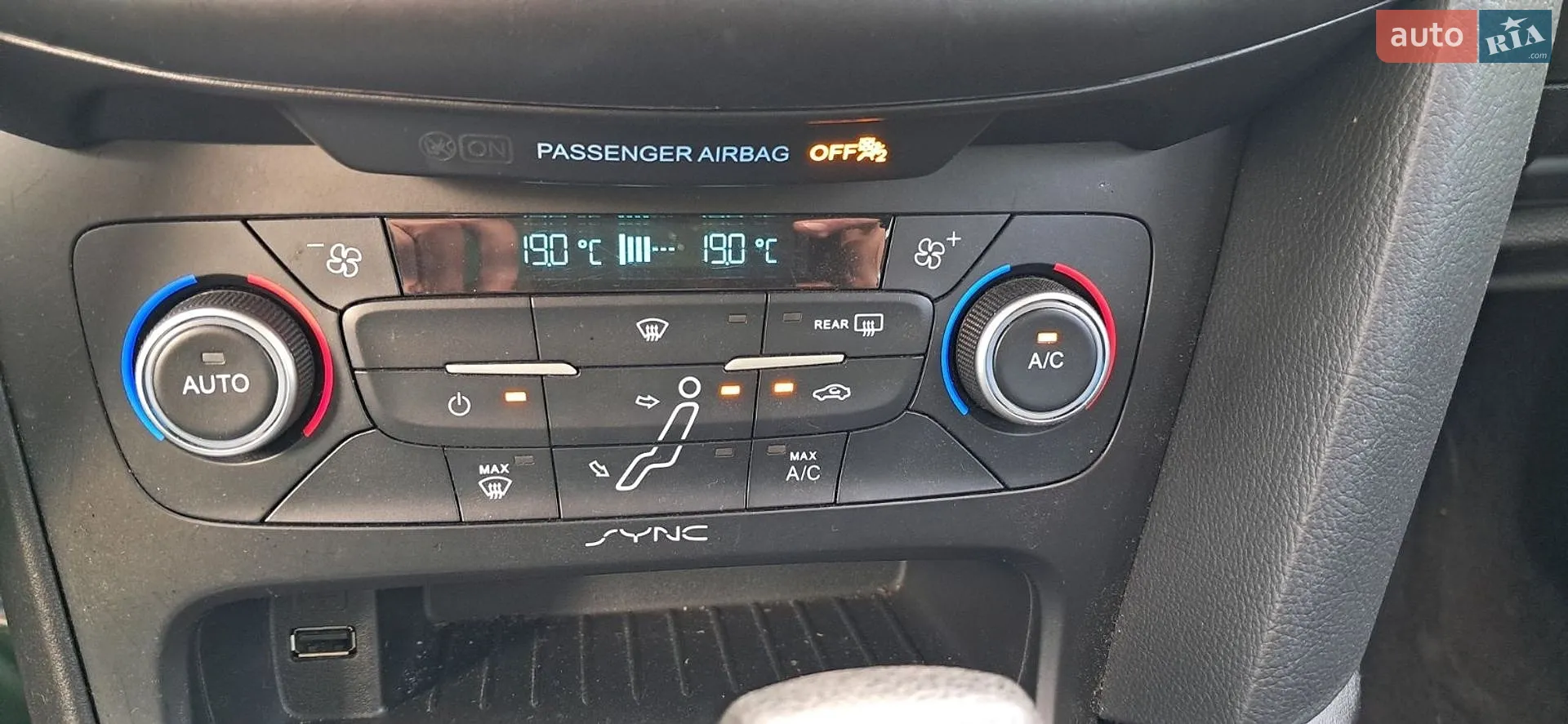2018 Ford Focus - мініатюра 18