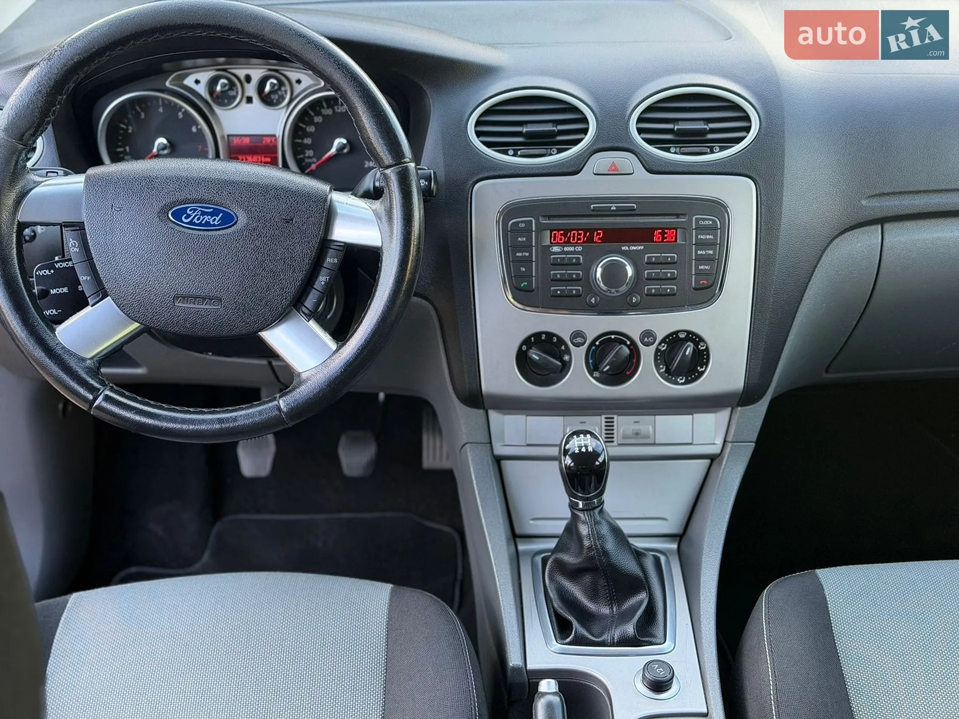2011 Ford Focus - мініатюра 16