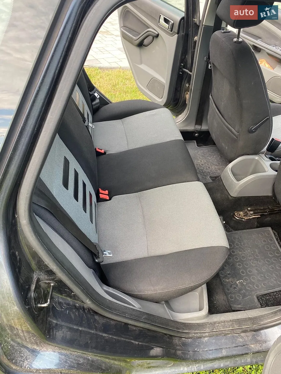 2010 Ford Focus - мініатюра 13