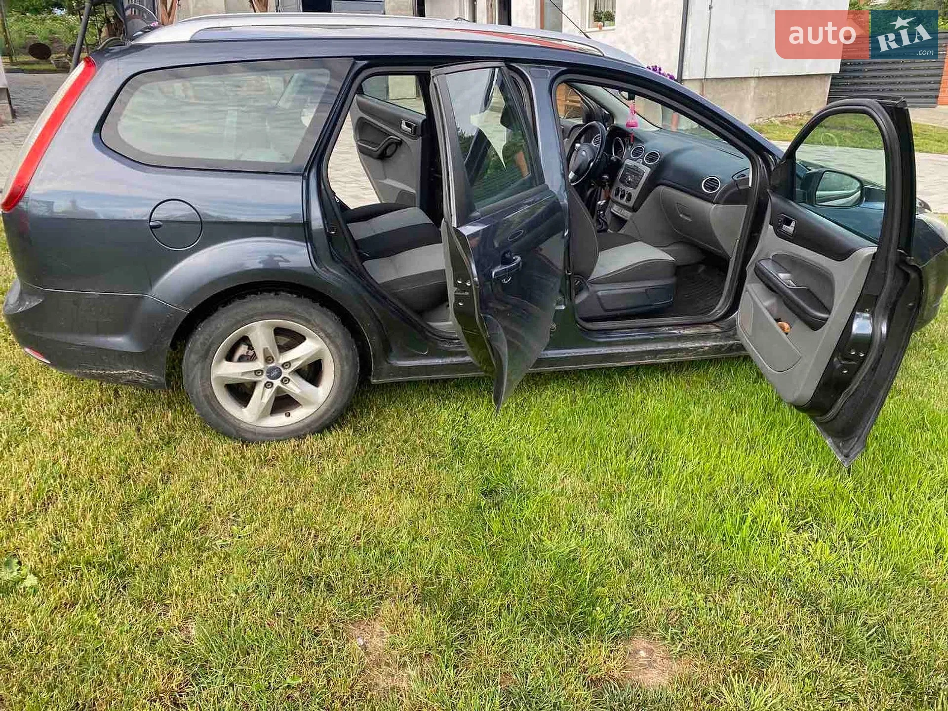 2010 Ford Focus - мініатюра 18