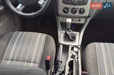 Хэтчбек Ford Focus 2010 в Волочиске