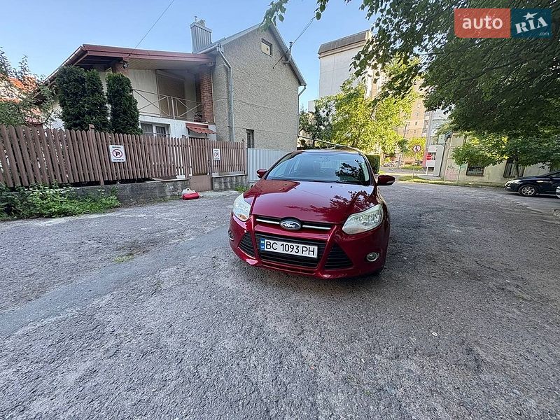 Хэтчбек Ford Focus 2013 в Львове