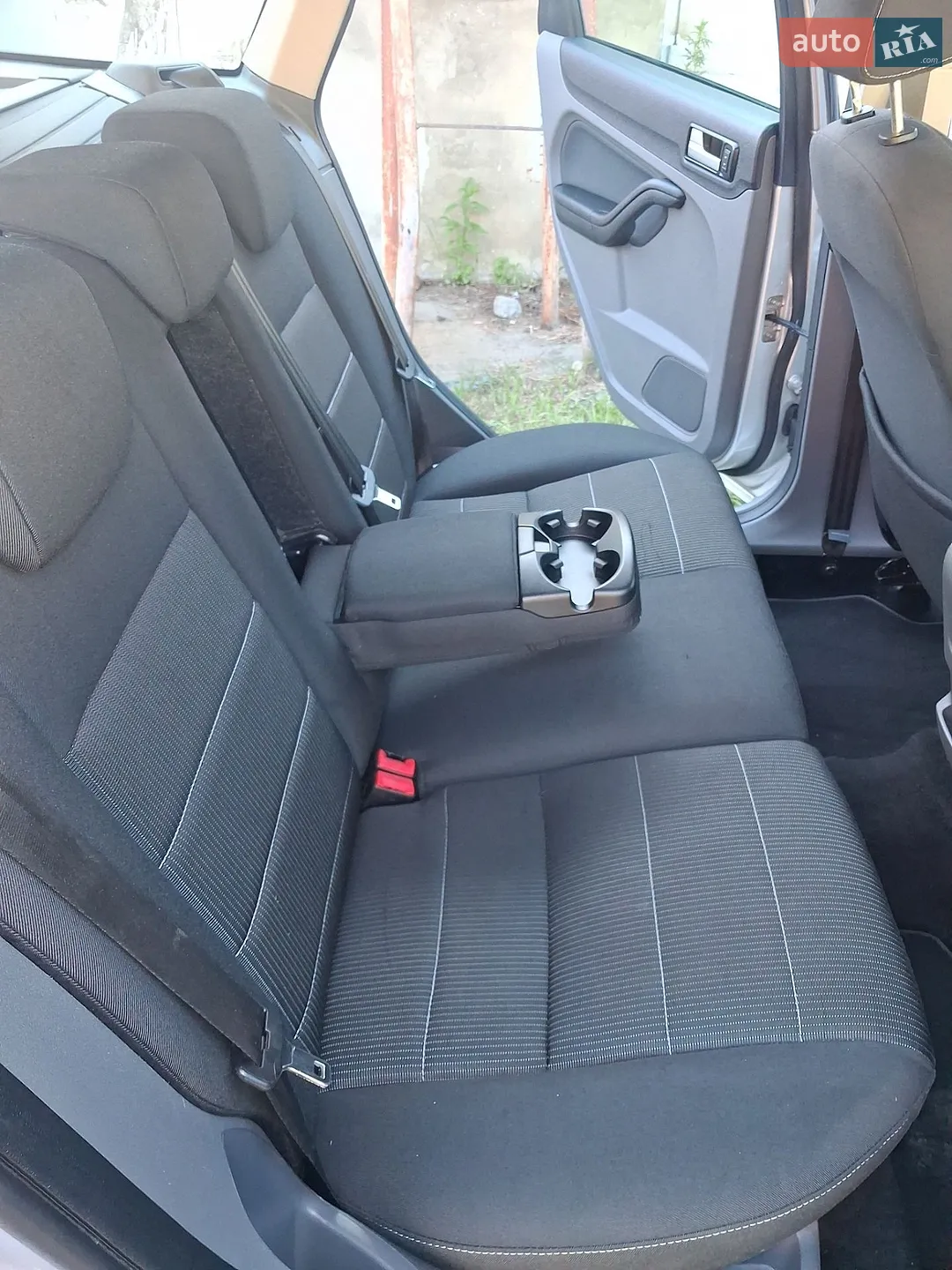 2010 Ford Focus - мініатюра 9