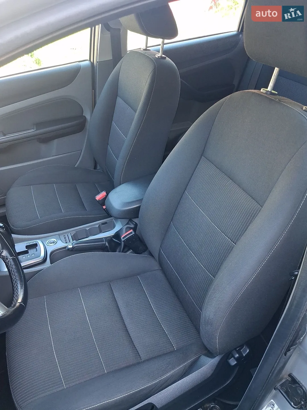 2010 Ford Focus - мініатюра 16