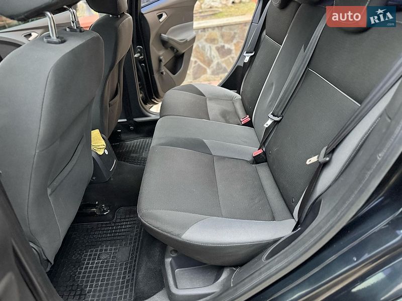 Седан Ford Focus 2013 в Ужгороді