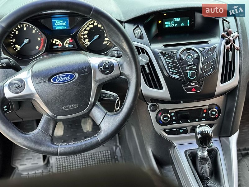 Седан Ford Focus 2013 в Ужгороді