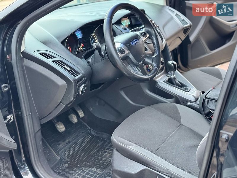 Седан Ford Focus 2013 в Ужгороді