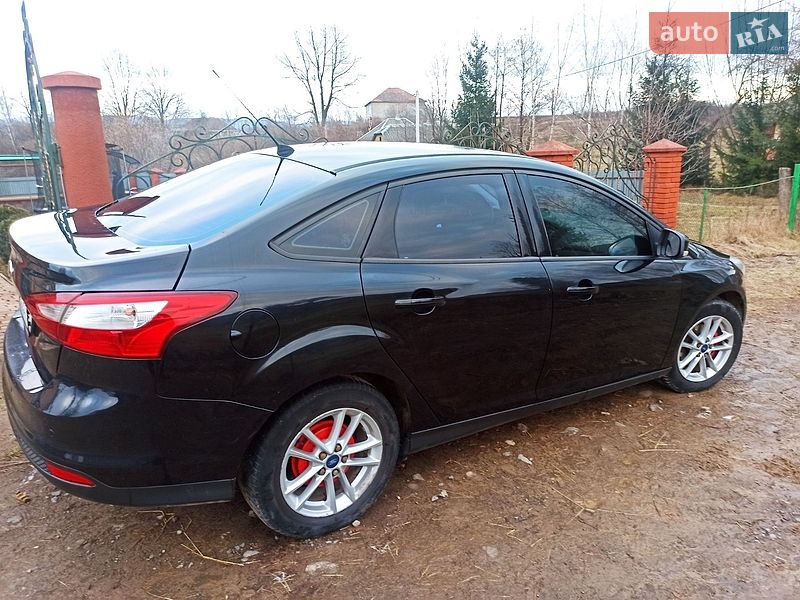 Седан Ford Focus 2013 в Ужгороді