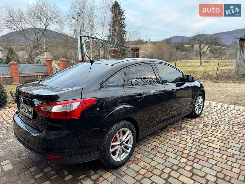 Седан Ford Focus 2013 в Ужгороді