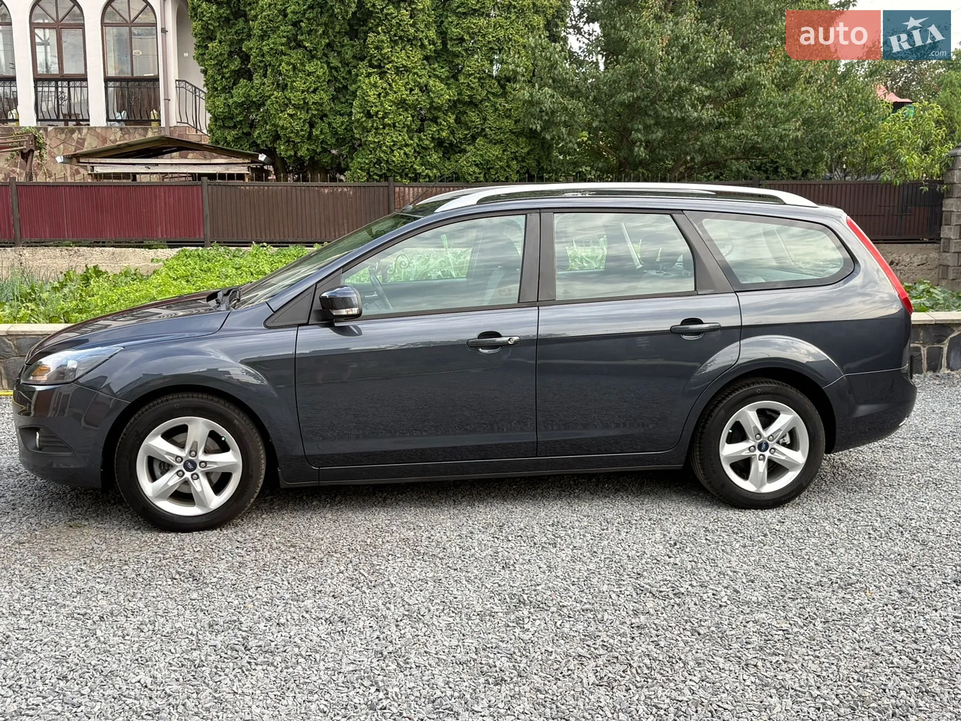 2010 Ford Focus - мініатюра 9