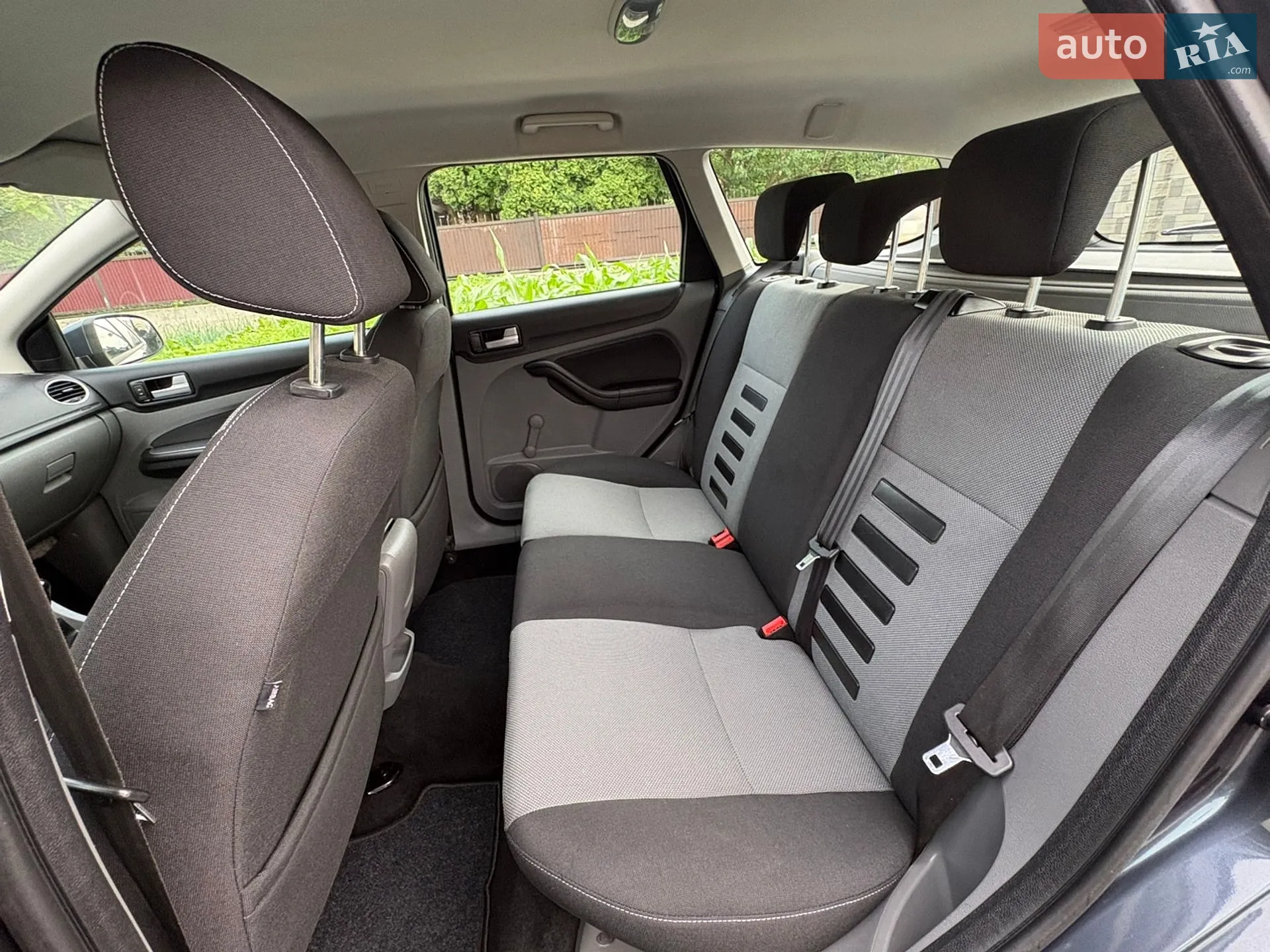 2010 Ford Focus - мініатюра 38