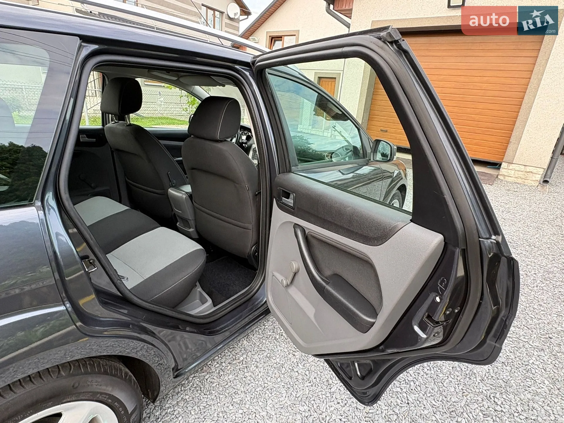 2010 Ford Focus - мініатюра 48