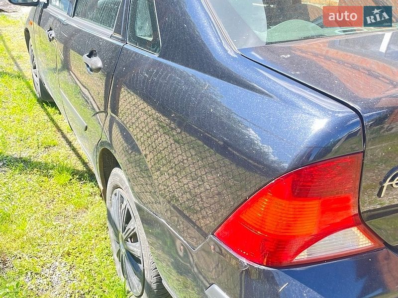 Седан Ford Focus 2003 в Киеве