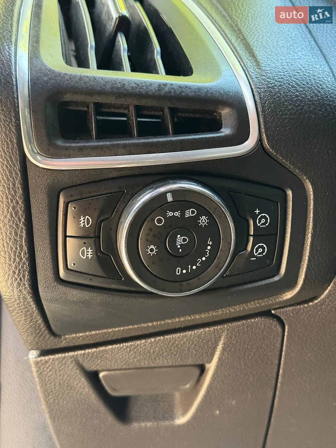 2011 Ford Focus - мініатюра 27