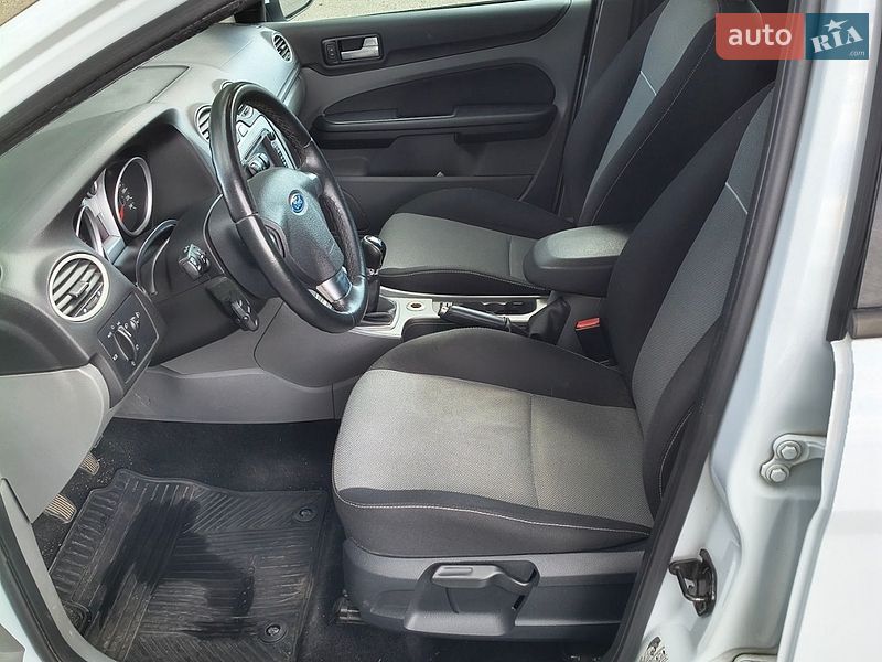 Хэтчбек Ford Focus 2011 в Днепре