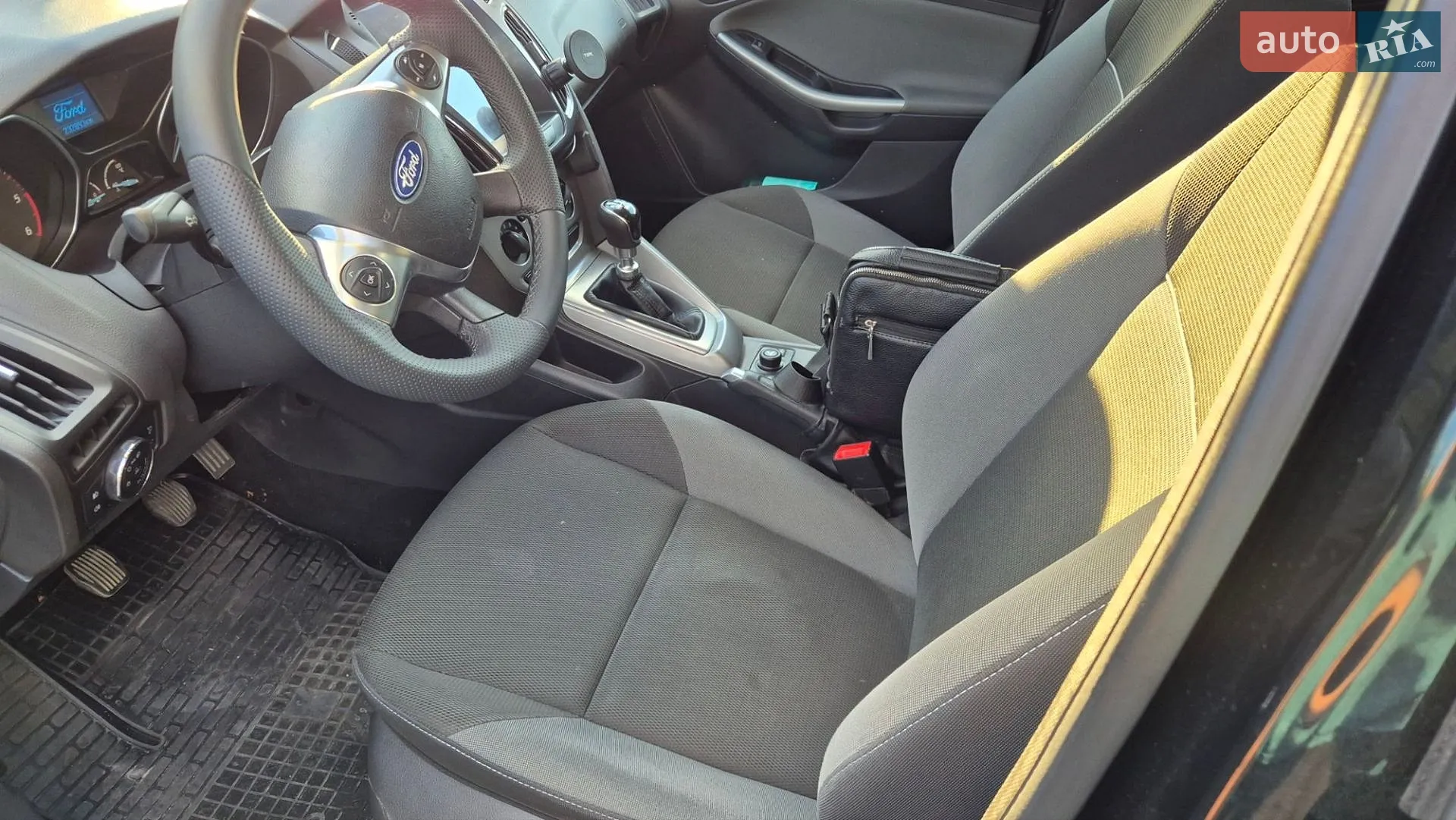 Ford Focus 2011 VIN WF0KXXGCBKBK72615 фото оголошення 8 з 38
