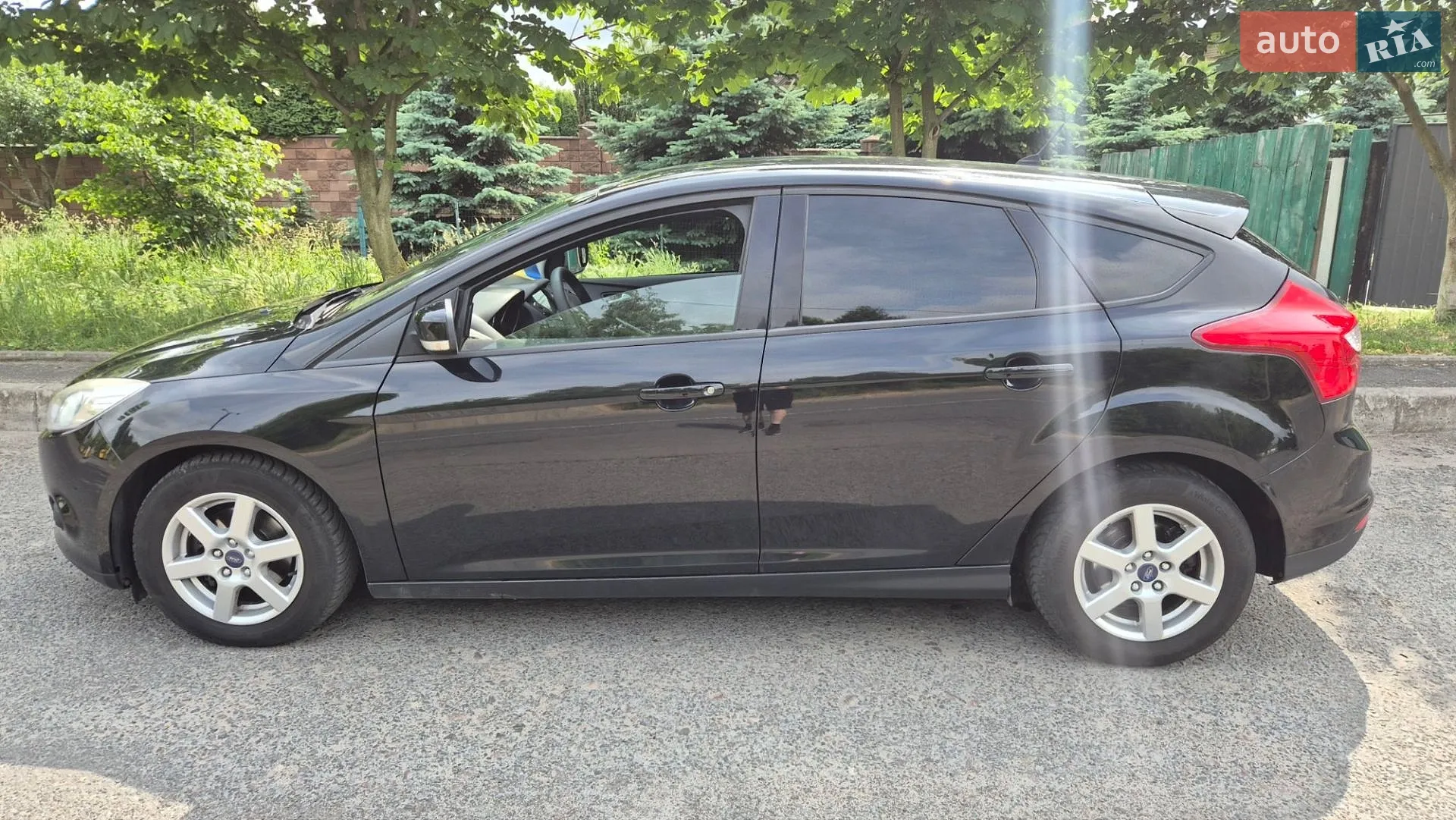 Ford Focus 2011 VIN WF0KXXGCBKBK72615 фото оголошення 3 з 38