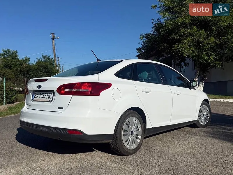 Ford Focus 2017 VIN WF04XXGCC4HR86963 фото оголошення 5 з 44