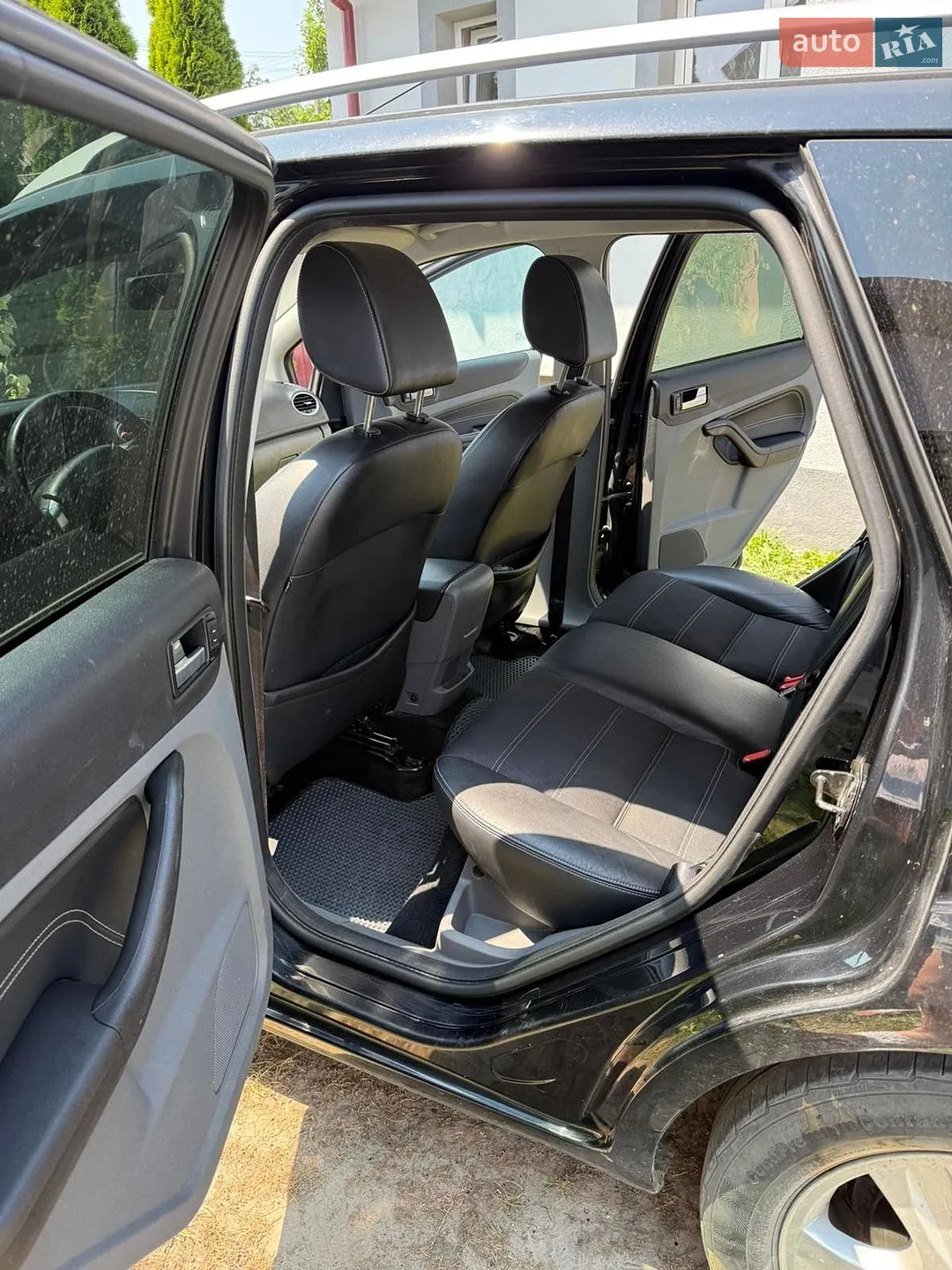 2010 Ford Focus - мініатюра 14