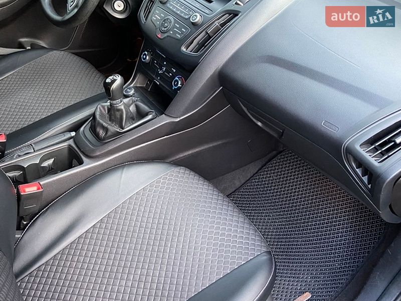 Седан Ford Focus 2015 в Конотопі