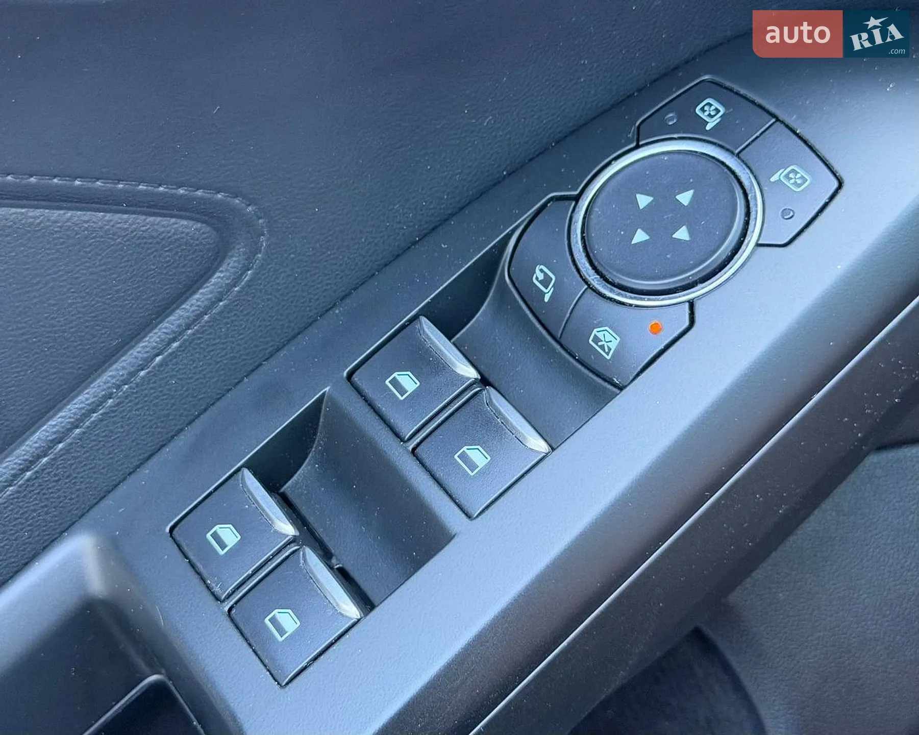 2020 Ford Focus - мініатюра 24