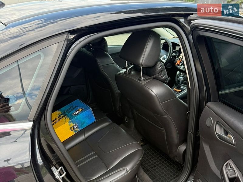 Седан Ford Focus 2012 в Черкасах