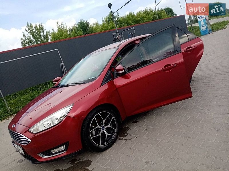 Седан Ford Focus 2016 в Тлумачі