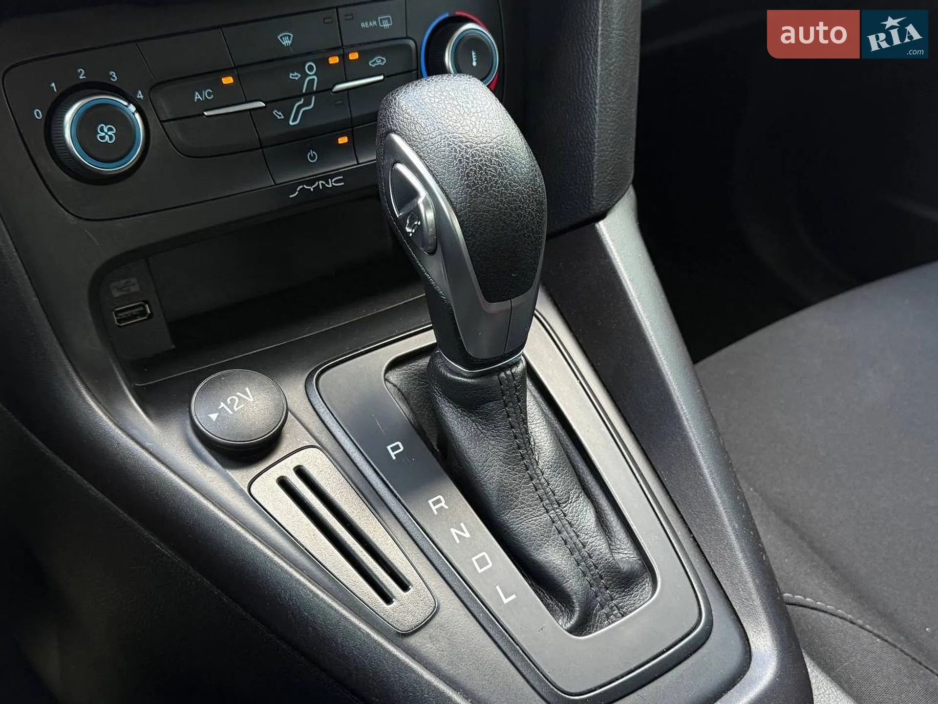 2018 Ford Focus - мініатюра 18