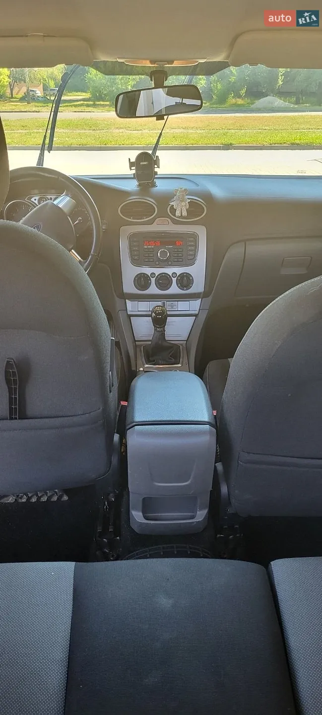 2010 Ford Focus - мініатюра 8
