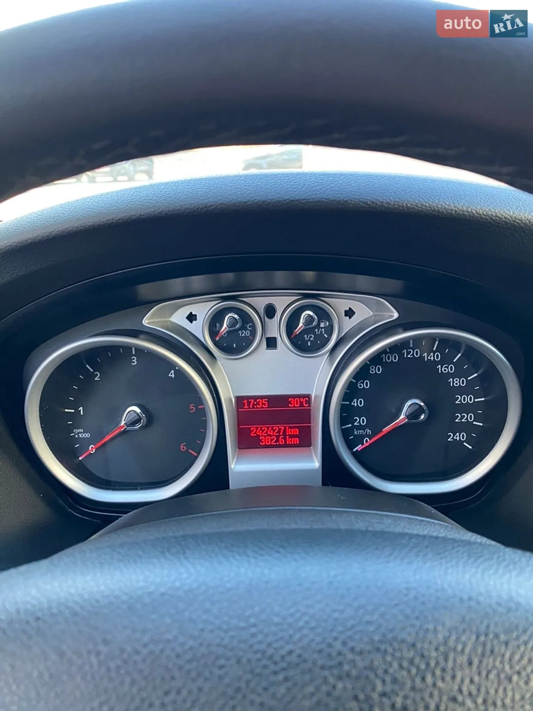 2010 Ford Focus - мініатюра 29