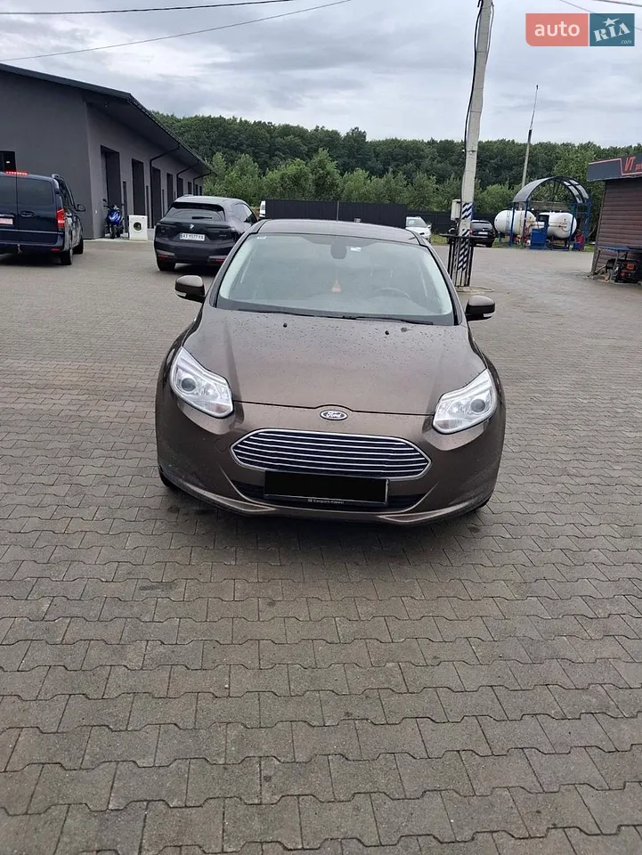 2018 Ford Focus - мініатюра 18