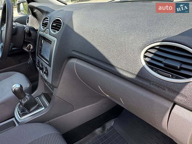 Хетчбек Ford Focus 2005 в Дніпрі