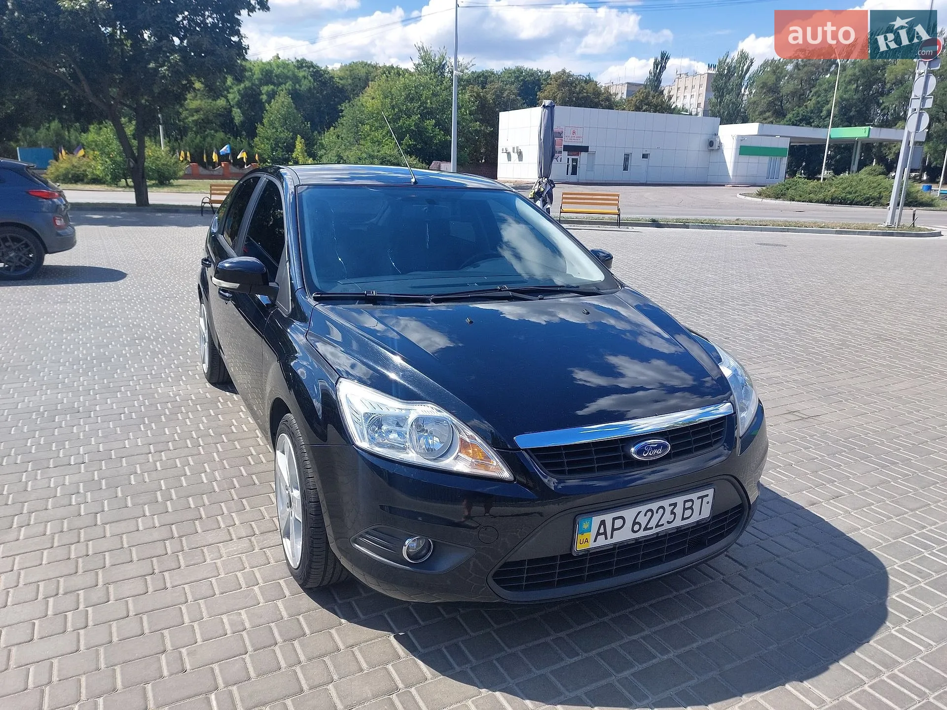 2010 Ford Focus - мініатюра 2