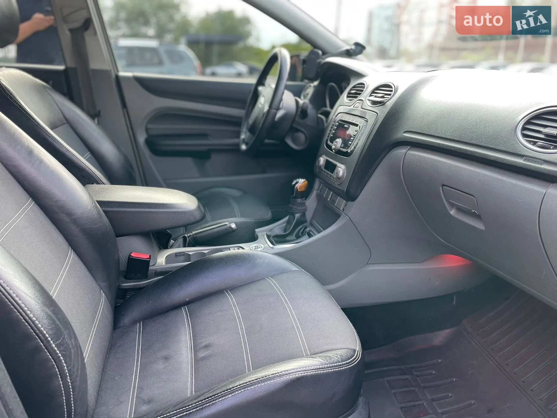 2010 Ford Focus - мініатюра 8